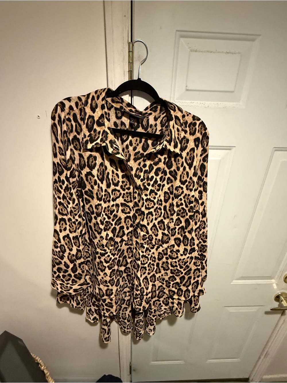 Lane Bryant Leopard Print Button-Up Blouse in Tan and Black. Hi-Lo style.